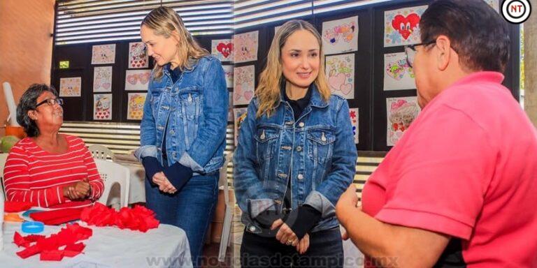 Convive Ana Cristina con integrantes del Club de Comunidad Vida Plena