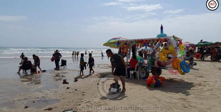 Hasta mil permisos están tramitando comerciantes ambulantes para vender en Playa Miramar
