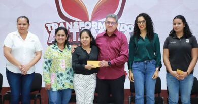 Gobierno de Altamira Impulsa La Educación Con Entrega de Becas a Alumnos de Nivel Superior