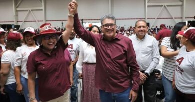 Acude alcalde Dr. Armando Martínez Manríquez a Asamblea Informativa de MORENA