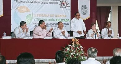 Encabeza Ismael Mex Santiago 2a. Semana de Ciencia y Tecnología Aplicada al CICATA-IPN