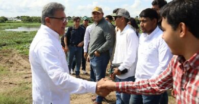 Universitarios conocen trabajos de desazolve en Champayán y visitan planta DUPORT