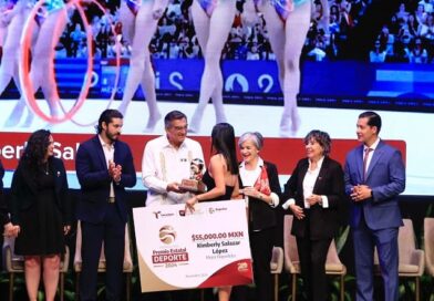 Premia Américo a talentosos jóvenes y deportistas tamaulipecos