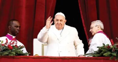 Papa Francisco clama por la paz mundial en misa navideña